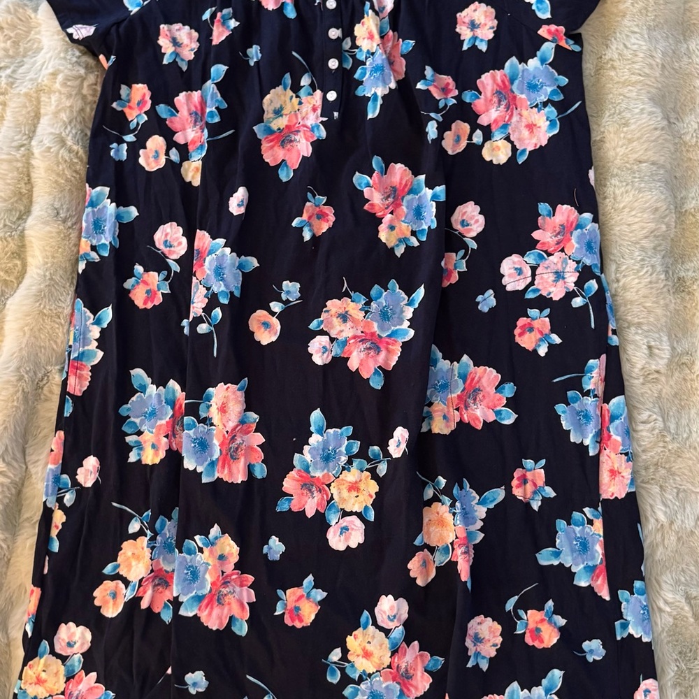 Aria Collection Women's Floral Nightgown. Lace collar, trim, real buttons.